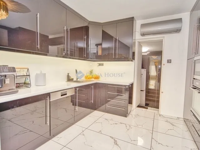 Eladó ház Gyál 260 nm