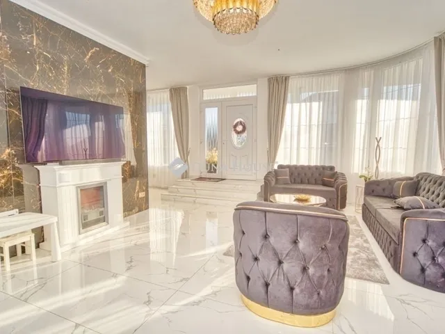 Eladó ház Gyál 260 nm