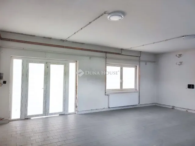 Eladó ház Gyál 265 nm