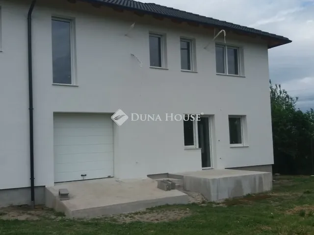 Eladó ház Herceghalom 134 nm