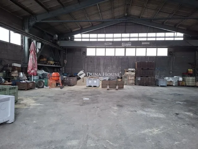 Eladó kereskedelmi és ipari ingatlan Pécel 950 nm