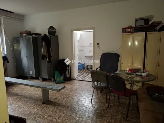 Eladó kereskedelmi és ipari ingatlan Pécel 950 nm