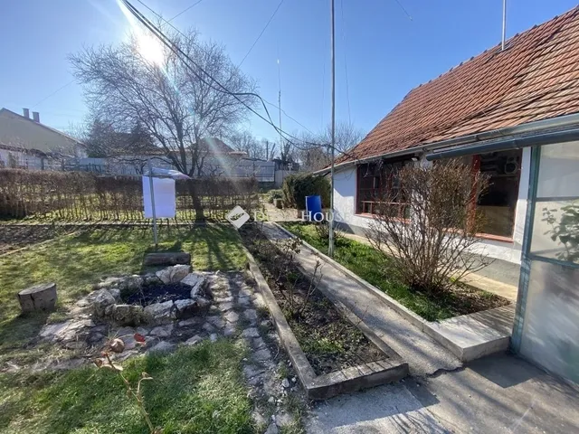 Eladó ház Pécel 90 nm