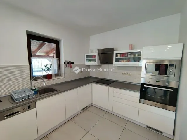 Eladó ház Monor 179 nm