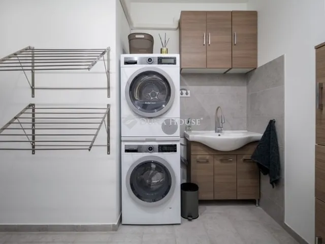 Eladó ház Budapest XVII. kerület 211 nm