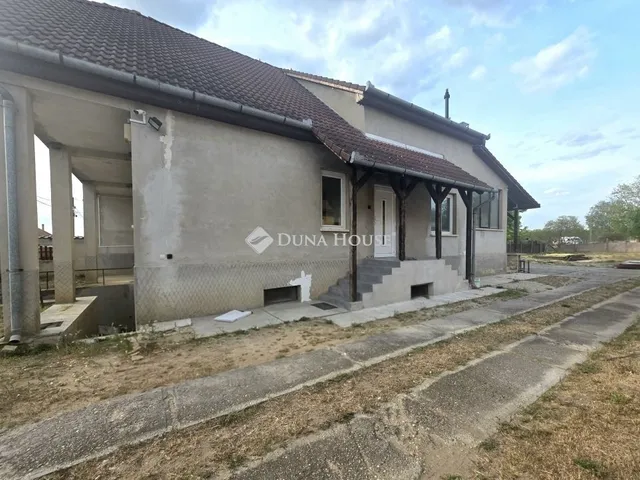 Eladó ház Dabas 254 nm