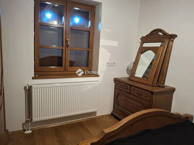 Eladó ház Felsőpakony 202 nm