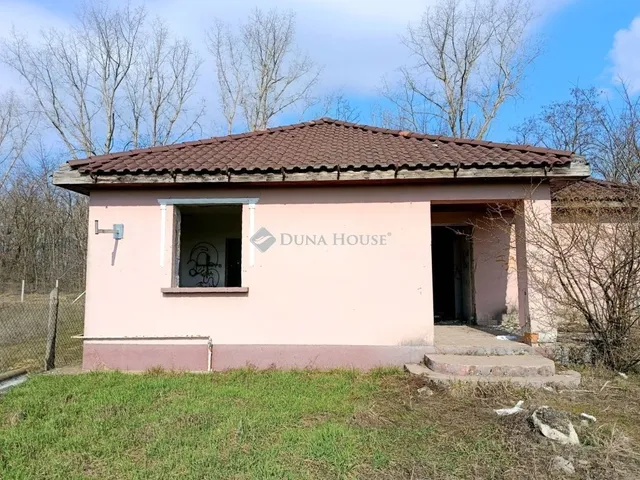 Eladó ház Dánszentmiklós 98 nm