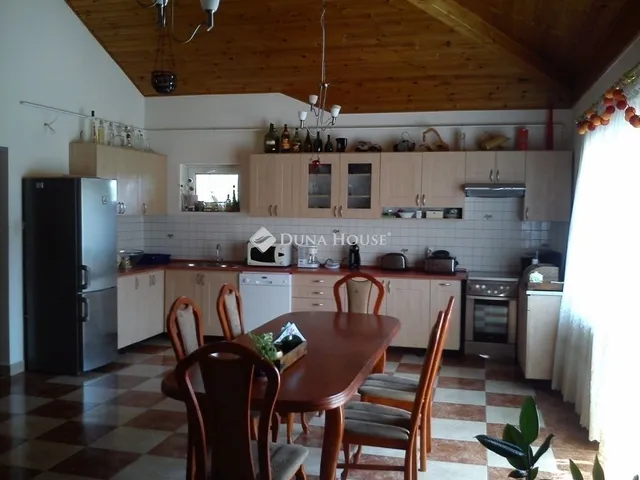 Eladó ház Kiskunlacháza 150 nm