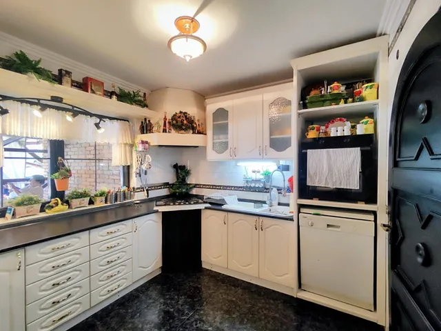 Eladó ház Budapest XIX. kerület, Kertváros 270 nm