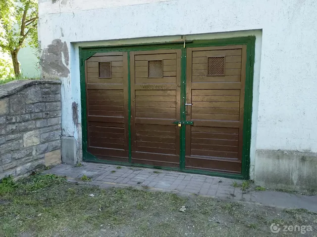 Eladó garázs Budapest IX. kerület, József Attila lakótelep 36 nm