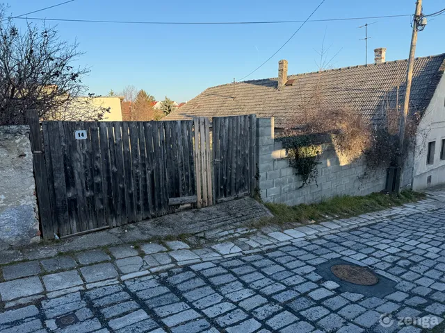 Eladó telek Veszprém, Dózsaváros, Sarló utca 14 900 nm