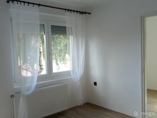 Kiadó ház Székesfehérvár, Maroshegy 60 nm
