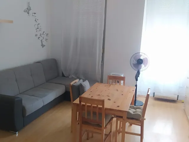 Kiadó lakás Budapest VIII. kerület, II. János Pál pápa tér 28 nm