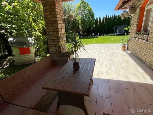 Eladó ház Vác 181 nm