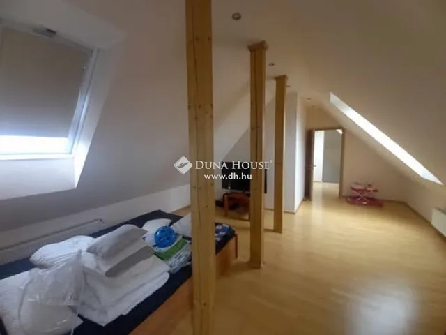 Eladó ház Vecsés 264 nm