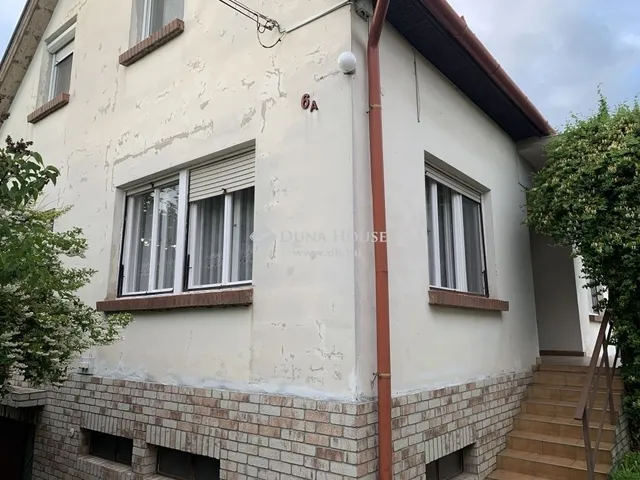 Eladó ház Ócsa 196 nm