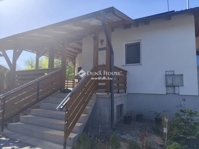 Eladó lakás Ócsa 77 nm