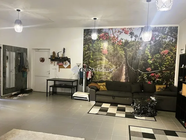 Eladó kereskedelmi és ipari ingatlan Bugyi 120 nm