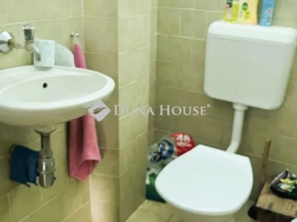 Eladó ház Balatoncsicsó 300 nm