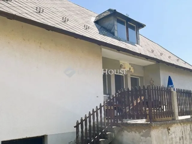 Eladó ház Balatoncsicsó 300 nm