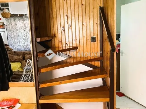 Eladó ház Balatoncsicsó 300 nm