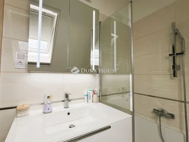 Eladó lakás Dabas 73 nm