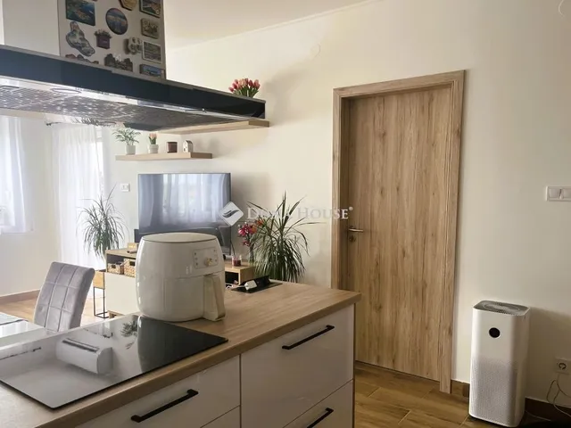 Eladó lakás Dabas 73 nm