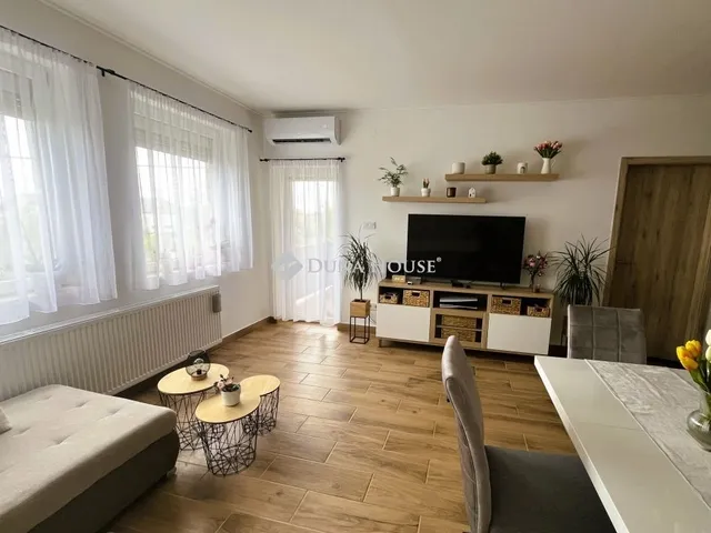 Eladó lakás Dabas 73 nm