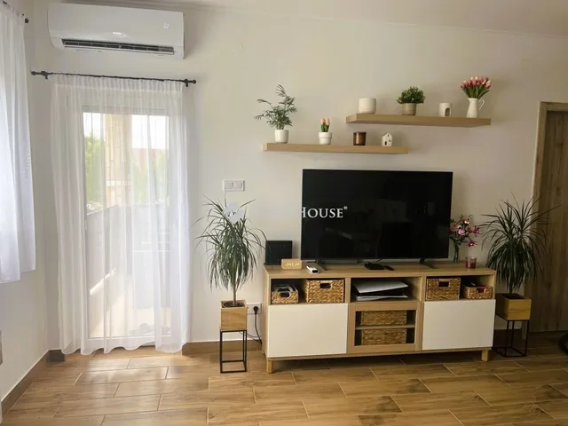 Eladó lakás Dabas 73 nm