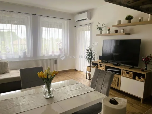 Eladó lakás Dabas 73 nm