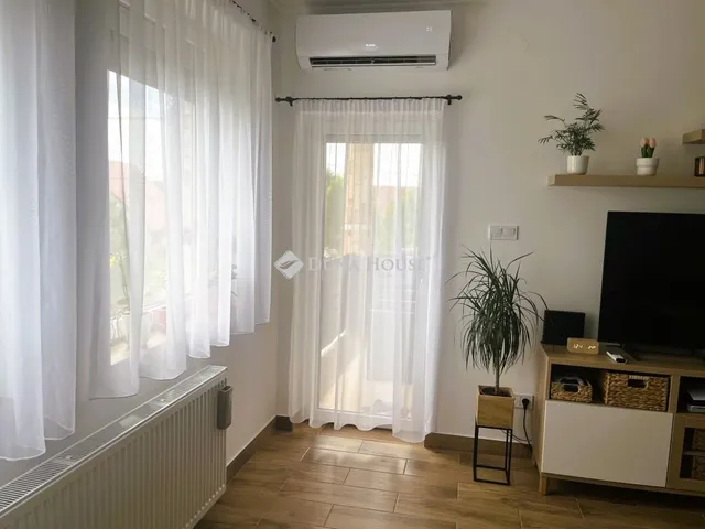 Eladó lakás Dabas 73 nm