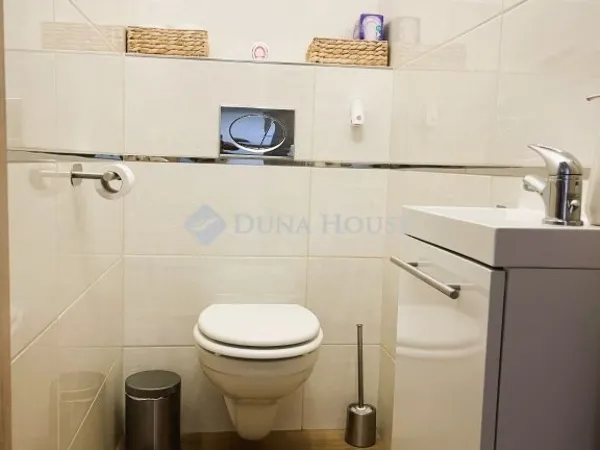 Eladó lakás Dabas 73 nm