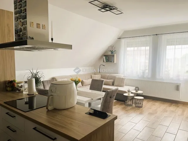 Eladó lakás Dabas 73 nm