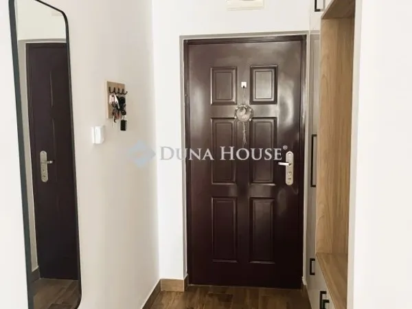 Eladó lakás Dabas 73 nm