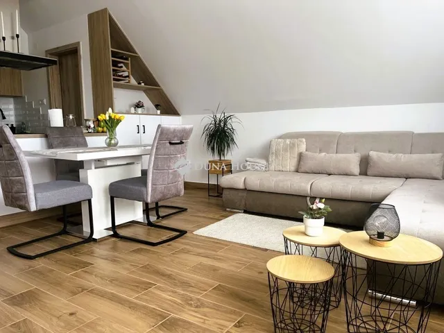 Eladó lakás Dabas 73 nm