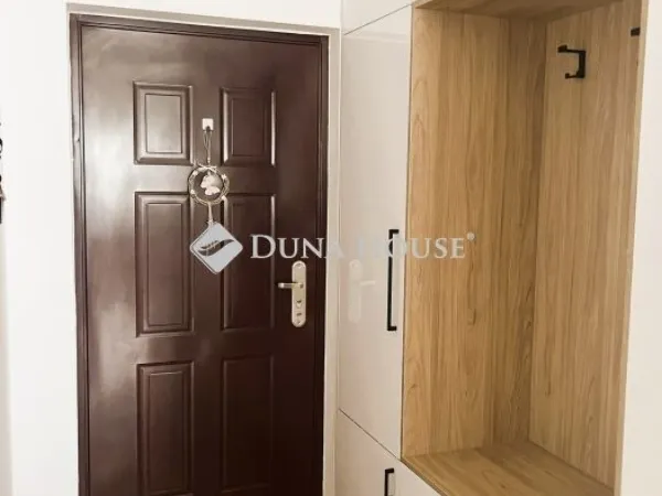 Eladó lakás Dabas 73 nm