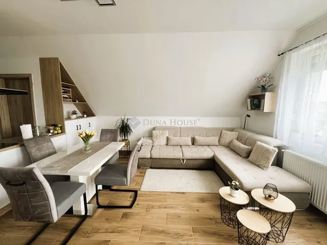 Eladó lakás Dabas 73 nm