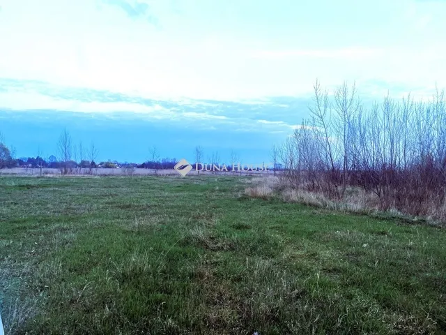 Eladó telek Bugyi 11950 nm