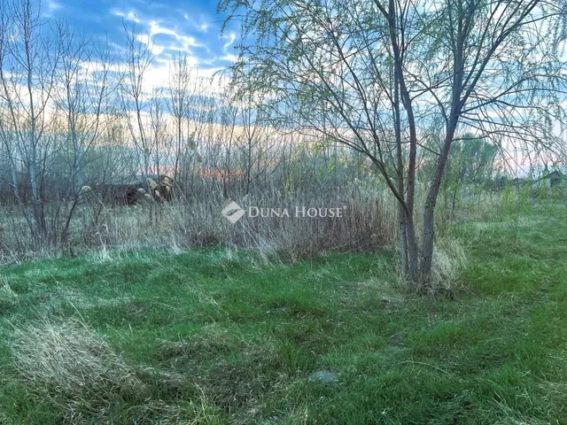 Eladó telek Bugyi 11950 nm