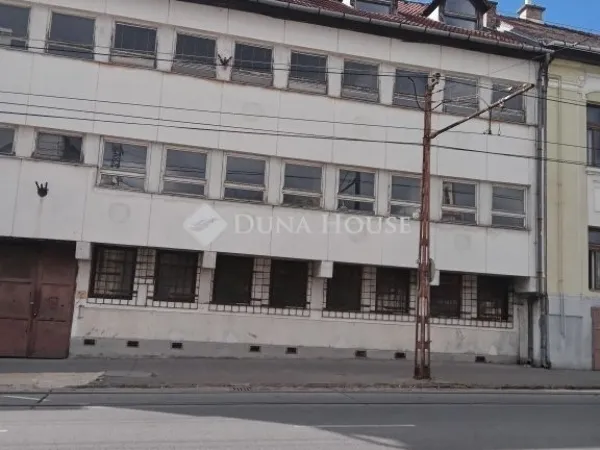 Eladó kereskedelmi és ipari ingatlan Budapest XX. kerület 1640 nm
