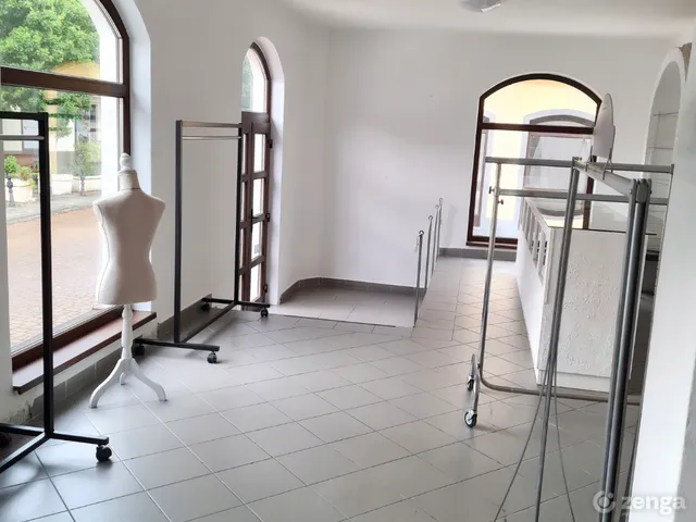 Kiadó kereskedelmi és ipari ingatlan Mosonmagyaróvár, Magyaróvár 40 nm