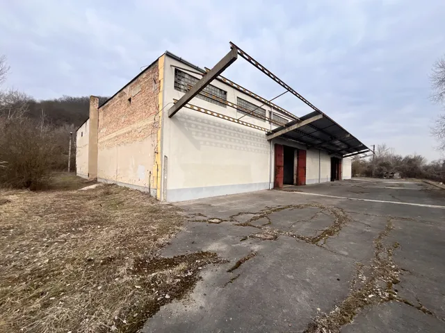 Eladó kereskedelmi és ipari ingatlan Ózd, Cipó 1860 nm