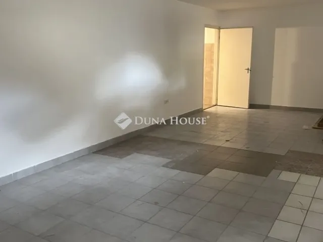 Eladó ház Budapest XVI. kerület, Rákosszentmihály 235 nm