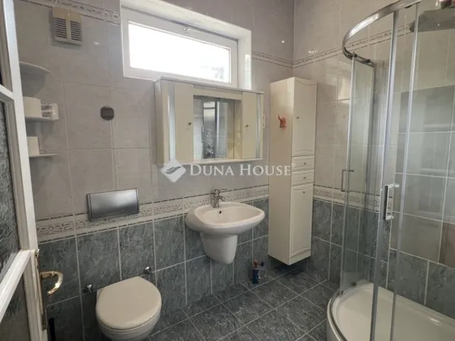 Eladó ház Budapest XVI. kerület, Rákosszentmihály 235 nm