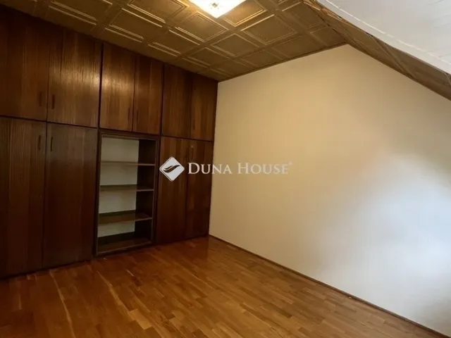 Eladó ház Budapest XVI. kerület, Rákosszentmihály 235 nm