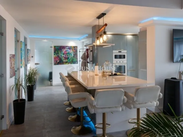 Eladó ház Szentendre 259 nm