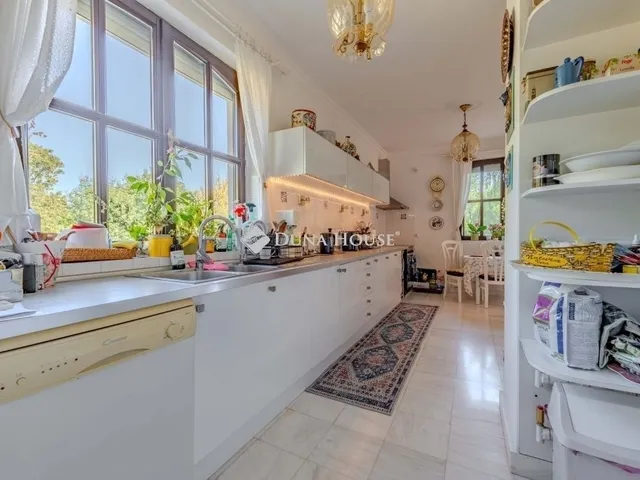 Eladó ház Leányfalu 290 nm