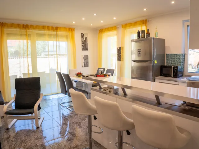 Eladó ház Budapest XVIII. kerület, Szemeretelep 148 nm