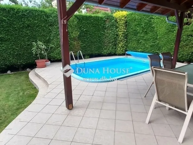 Eladó ház Budapest XVI. kerület 220 nm